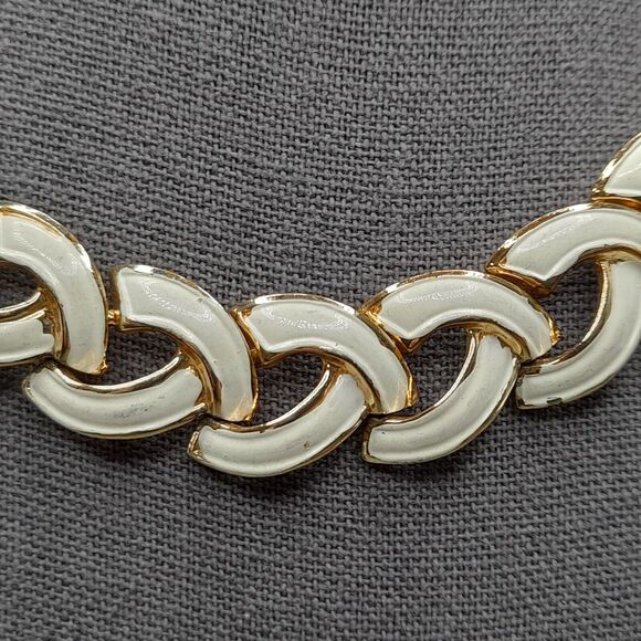 Vintage Coro Necklace, Gold Tone Links, Off White Enamel, 1950s, 16 Inch - Picture 5 of 11